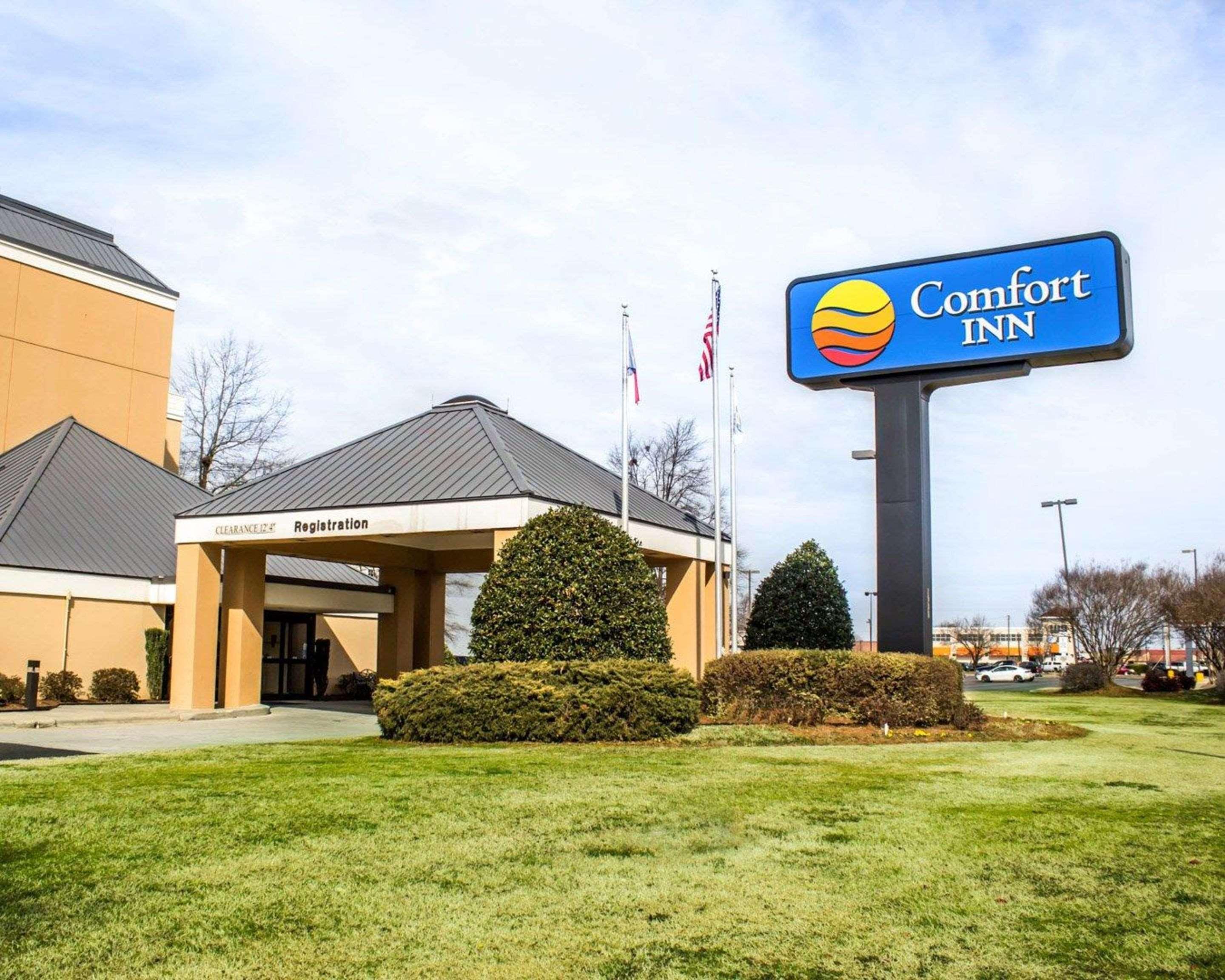 Comfort Inn Fayetteville West Near Fort Liberty Extérieur photo